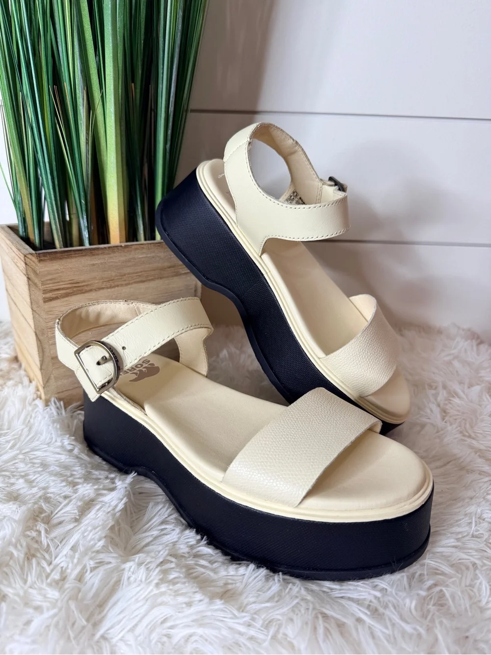Sorel Dayspring Leather Strappy Chunky Platform Sandals Honey White Size 6.5